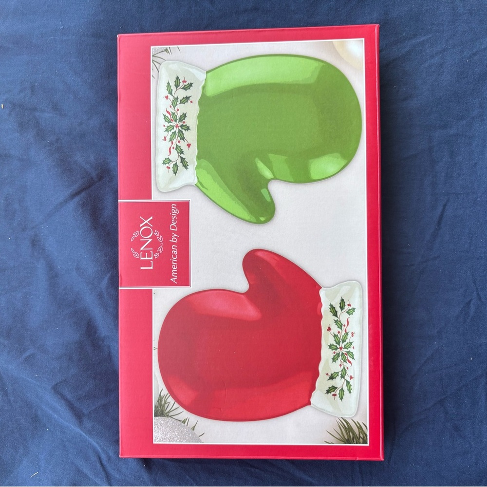 NIB Lenox Holiday Mitten Party Plate Set